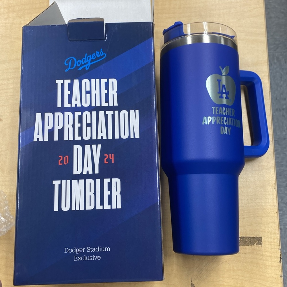 BRAND NEW DODGERS EXCLUSIVE TEACHER APPRECIATION TUMBLER/CUP W/STRAW